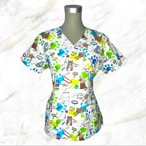 Libby | Playful Dogs Print Blue & Green Paw Print White Scrub Top